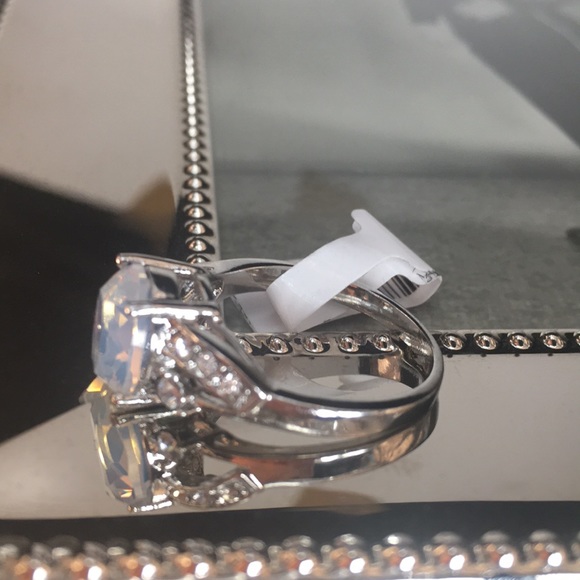 Beautiful Genuine Moonstone Ring With ZC accents - Picture 4 of 5